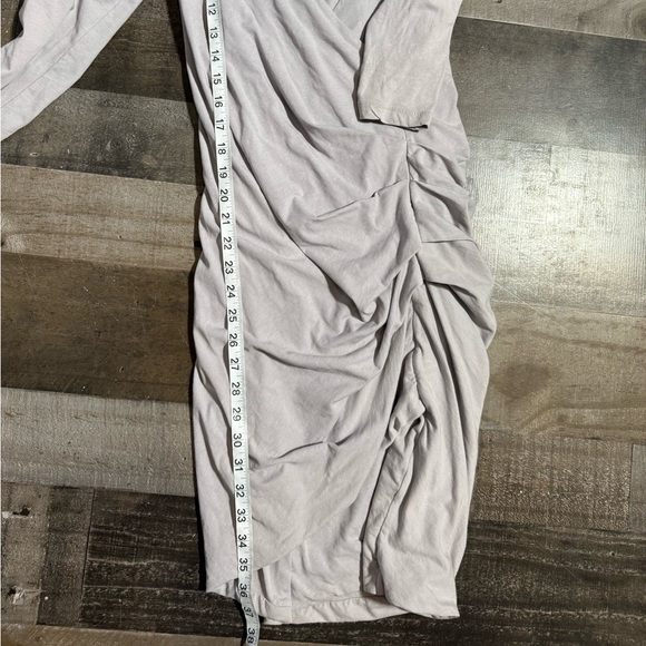 Standard‎ James Perse Ruched Wrap Dress Taupe Gray Size 4 Made USA - Picture 4 of 8